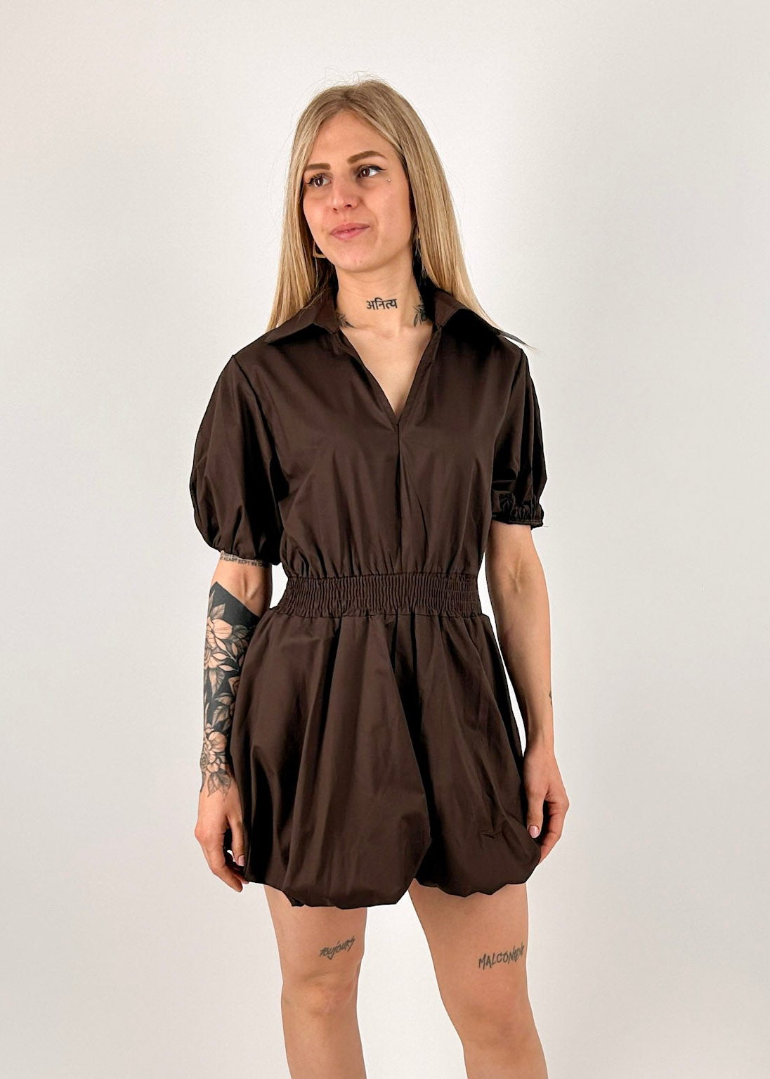 Abito Palloncino corto da donna in cotone con elastico in vita. vista frontale