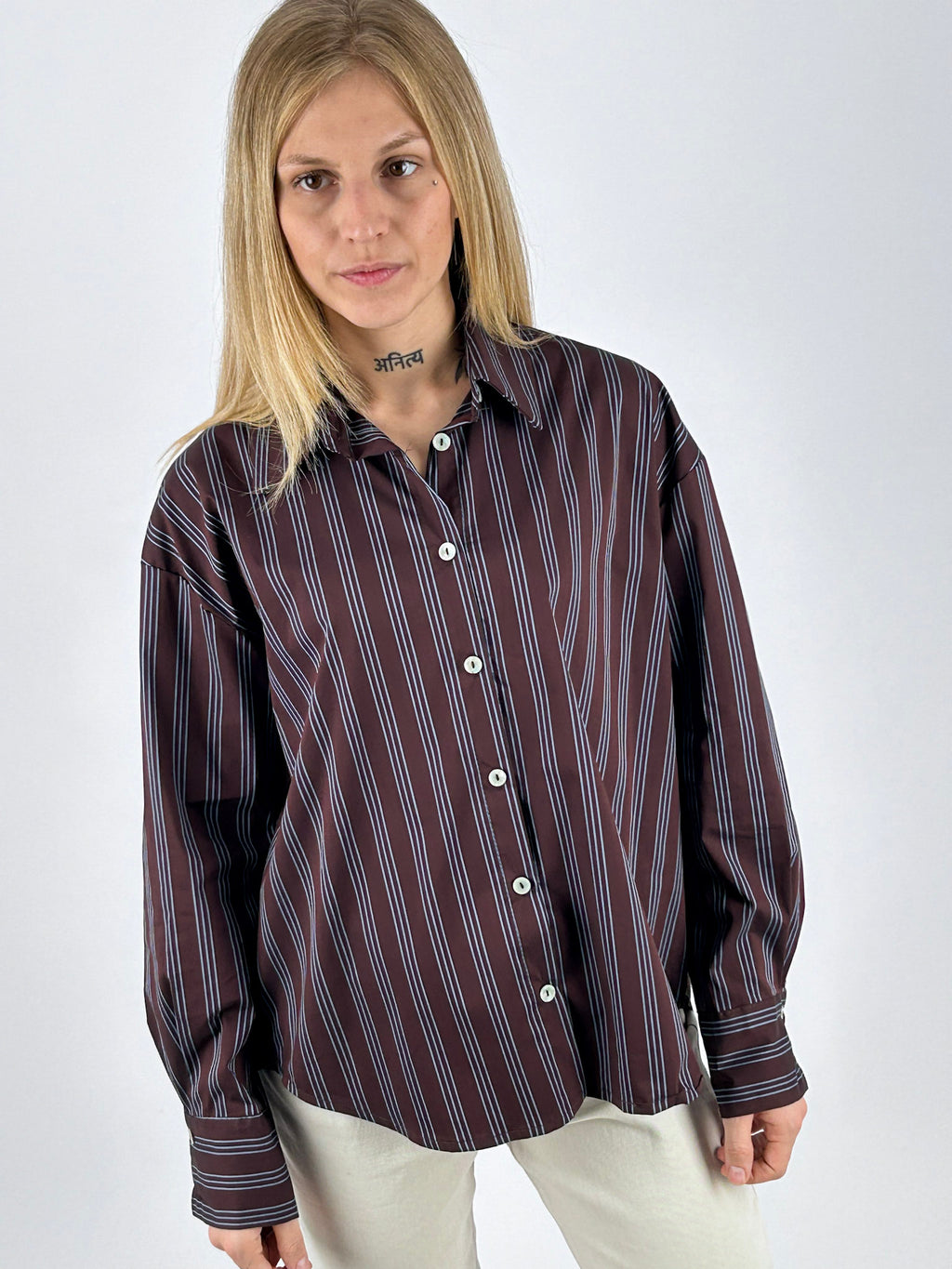 Camicia Stripe marrone a righe vista frontale