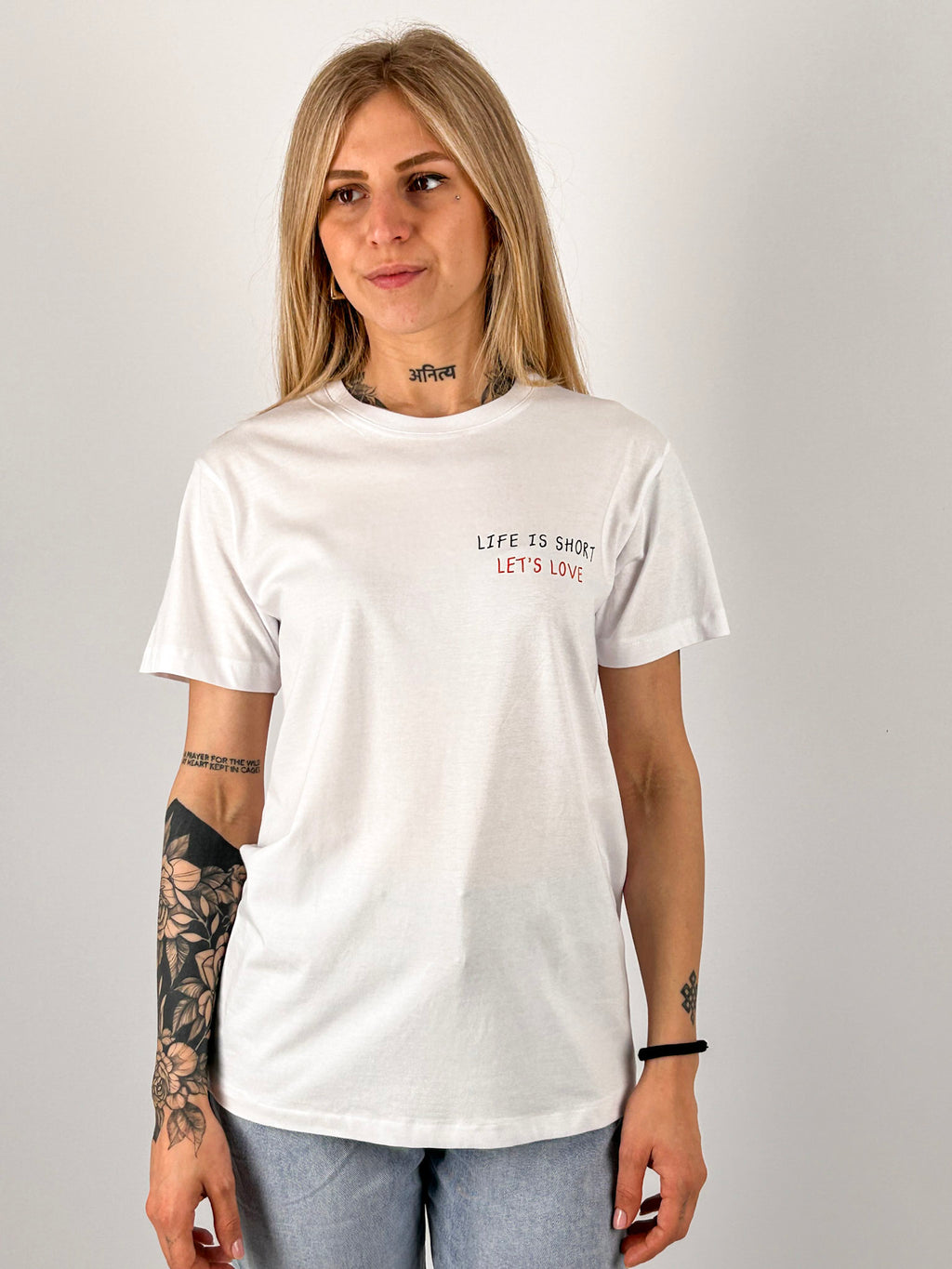 t-shirt hangard lab " life is short lt' s love. vista frontale