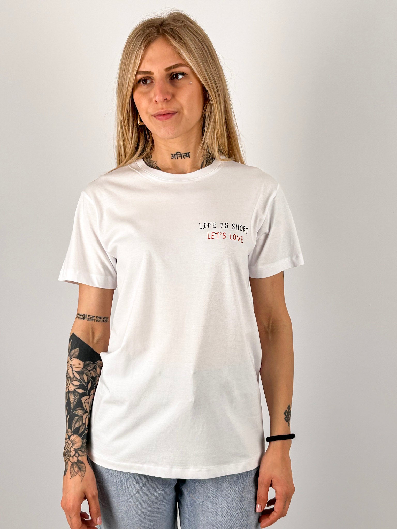 t-shirt hangard lab " life is short lt' s love. vista frontale