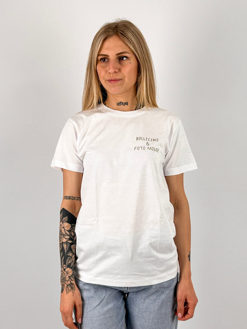 t-shirt hangard lab " Bollicine & Foto Mosso" . vista frontale