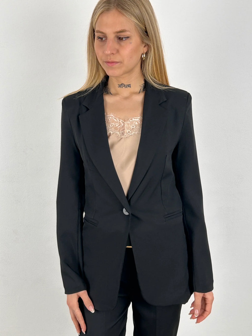 Blazer donna elegante giacca classica vista frontale