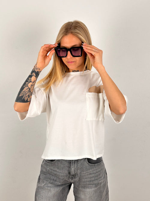 t-shirt con taschino vista frontale