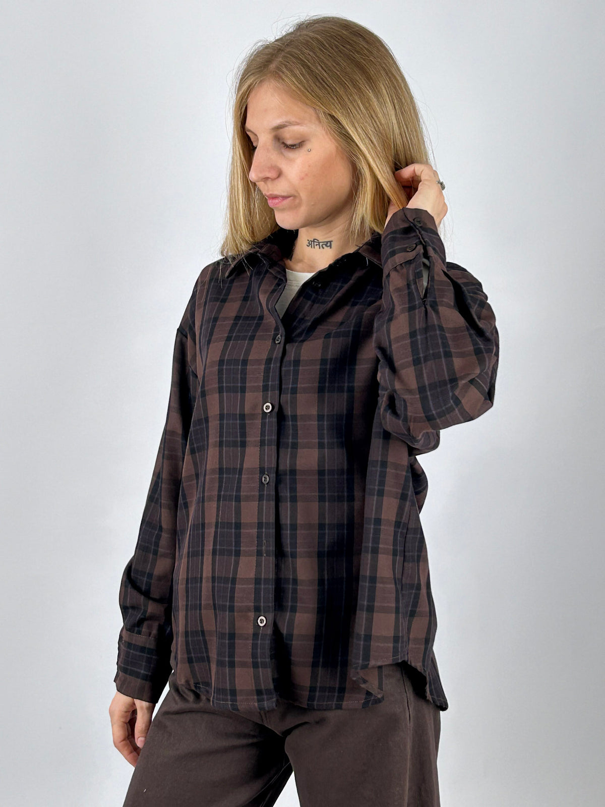 Camicia Dakota marrone a quadri vista tre quarti