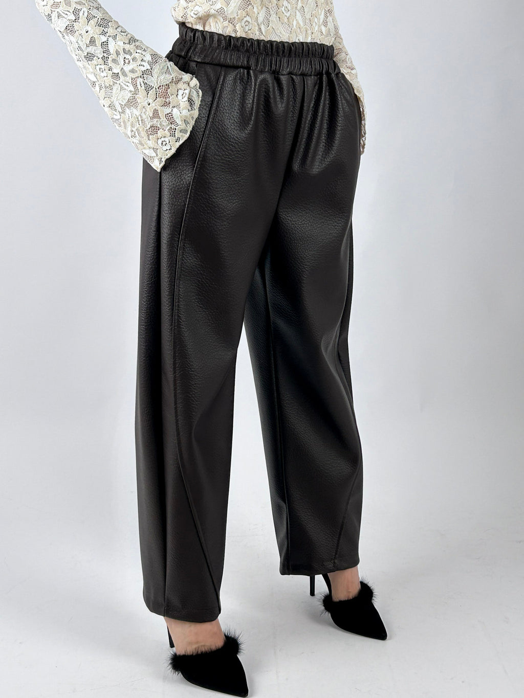Pantalone Ecopelle marrone vista laterale