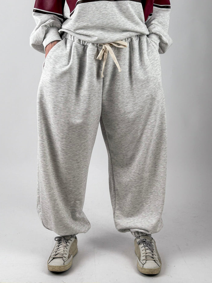 Pantalone Tuta Over grigio melange vista frontale