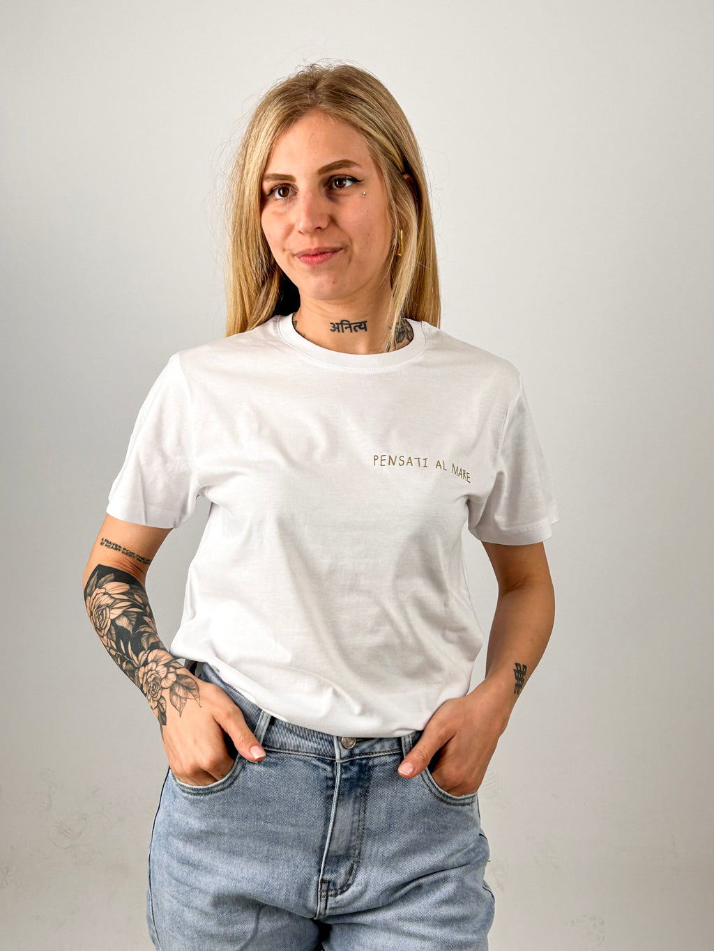 t-shirt hangard lab " pensati al mare" . portata dentro