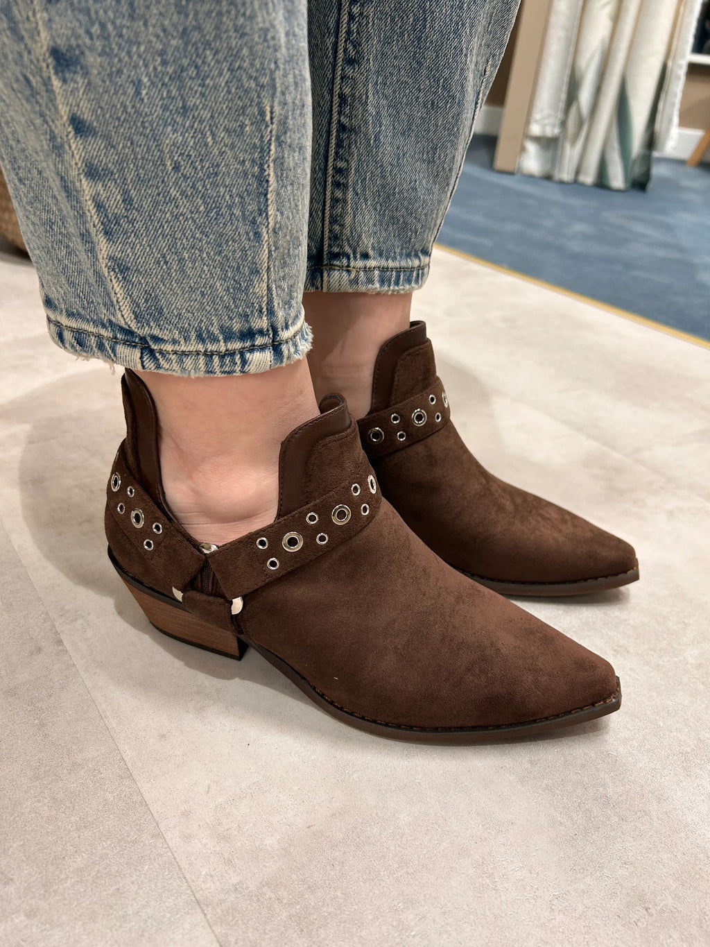 texano basso donna vista laterale