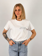 T-shirt Hangard Lab "L'alcol fa male ma io lo perdono". portata dentro