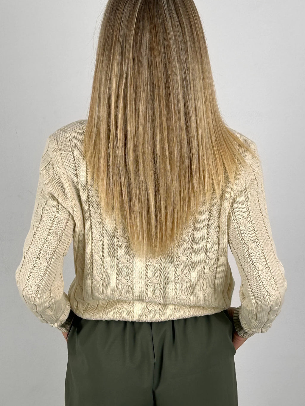 Maglione treccia donna vista retro