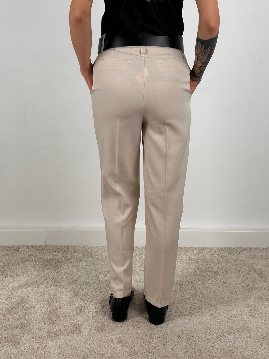 Pantalone sigaretta donna estivo vista retro