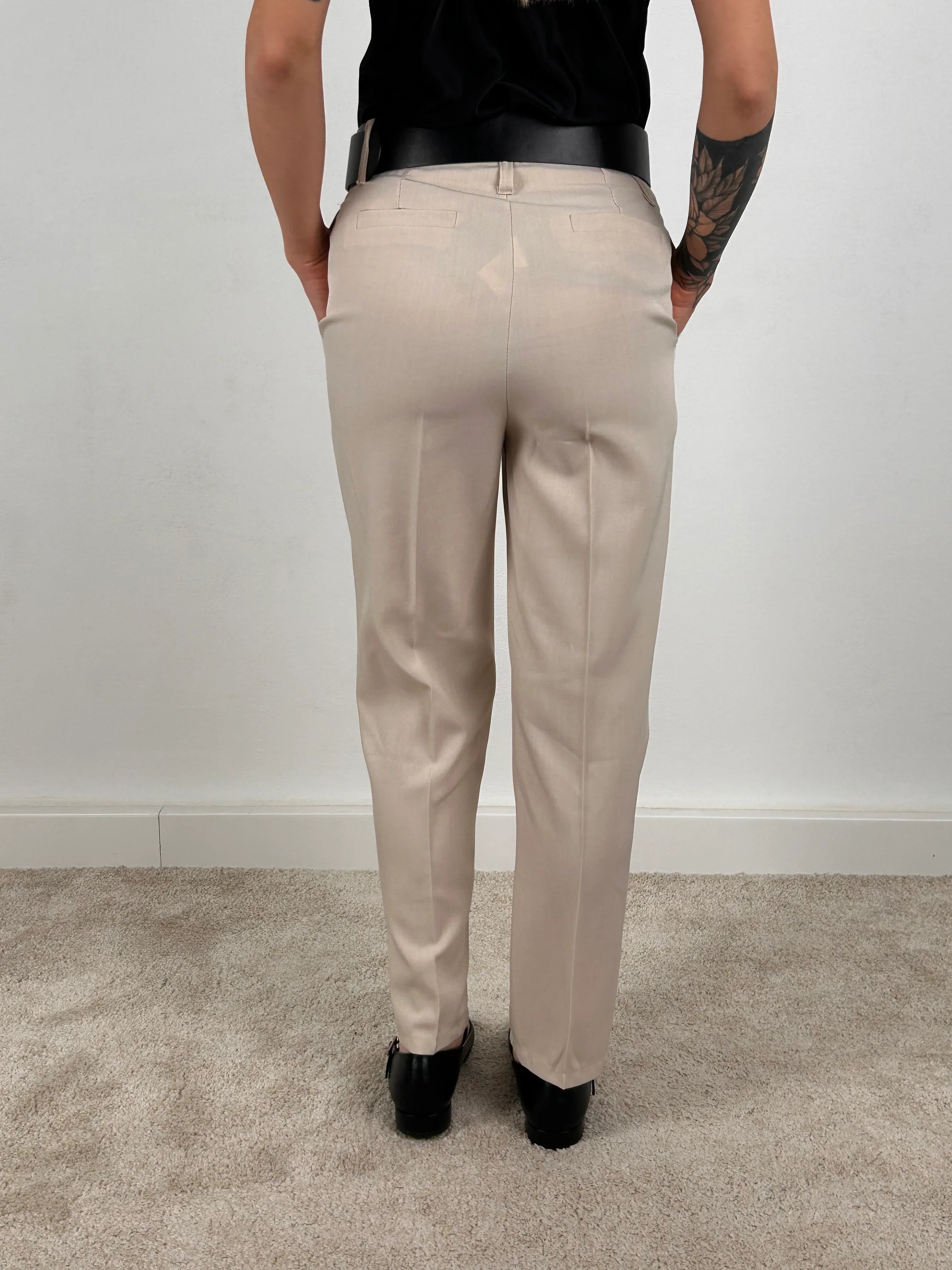 Pantalone sigaretta donna estivo vista retro
