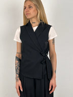 Completo elegante donna gilet e pantalone vista frontale