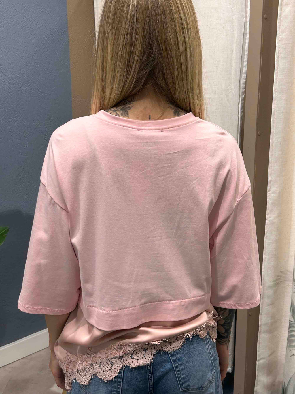 T-shirt donna con pizzo elegante retro
