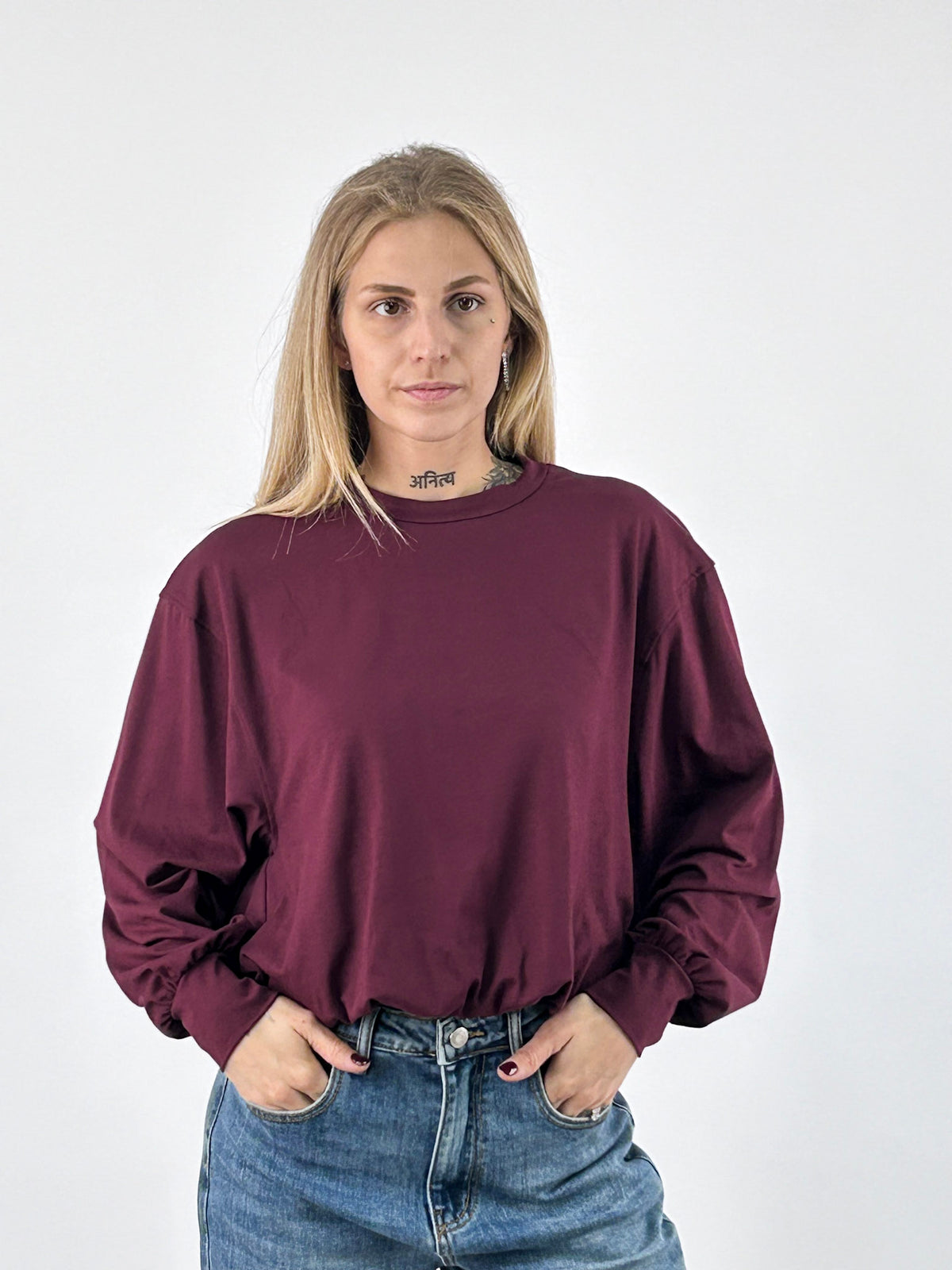 Maglia donna girocollo corta con fondo arricciato bordo - vista frontale