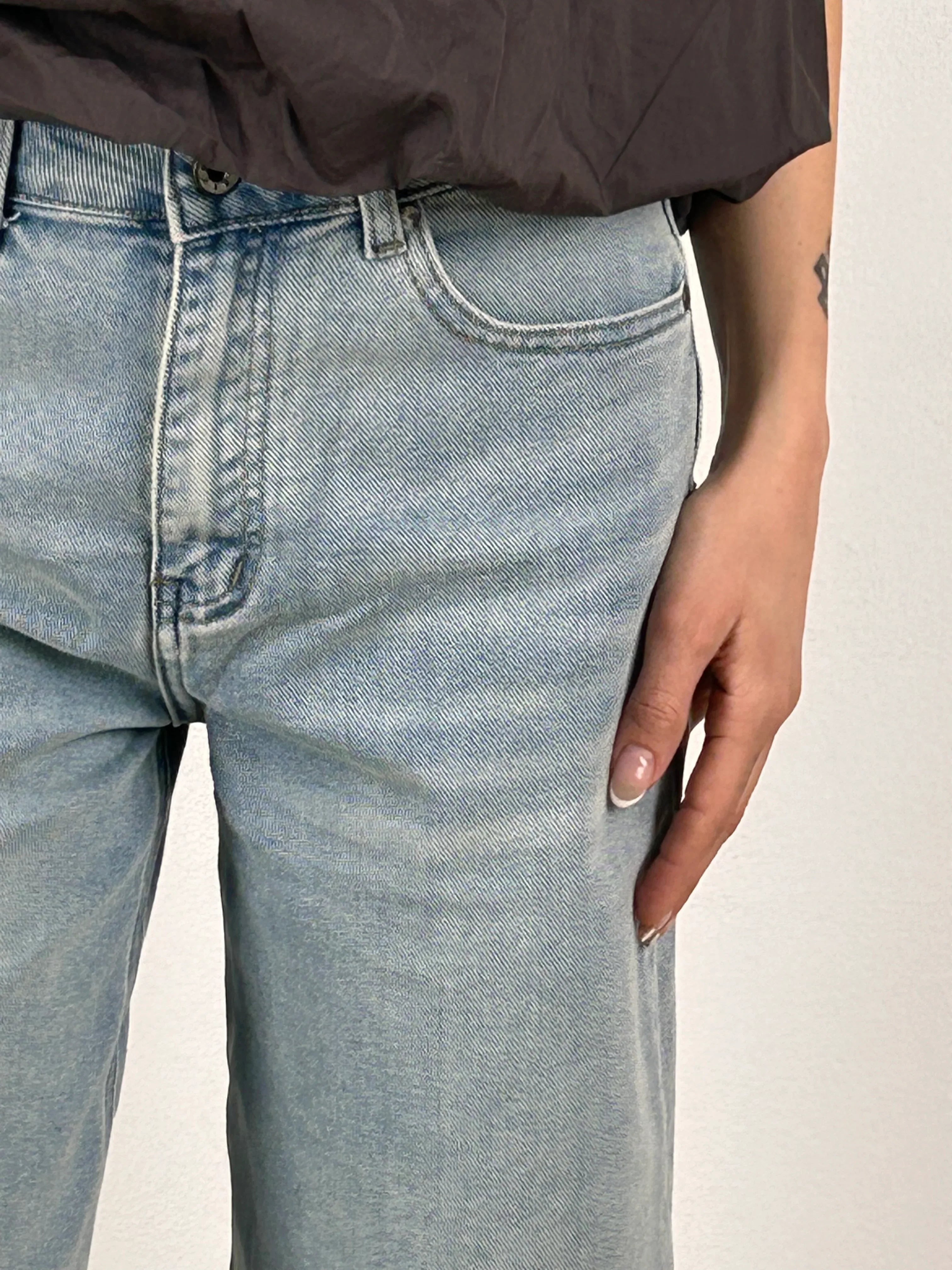 Bermuda jeans donna comodi dettaglio
