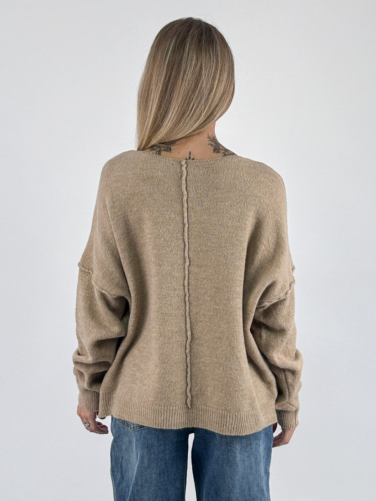 Maglia donna morbida con spalla scesa e vestibilità ampia beige - vista retro