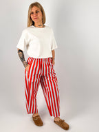 Pantalone Righe da donna in cotone con vita elastica e tasche laterali. vista outfit