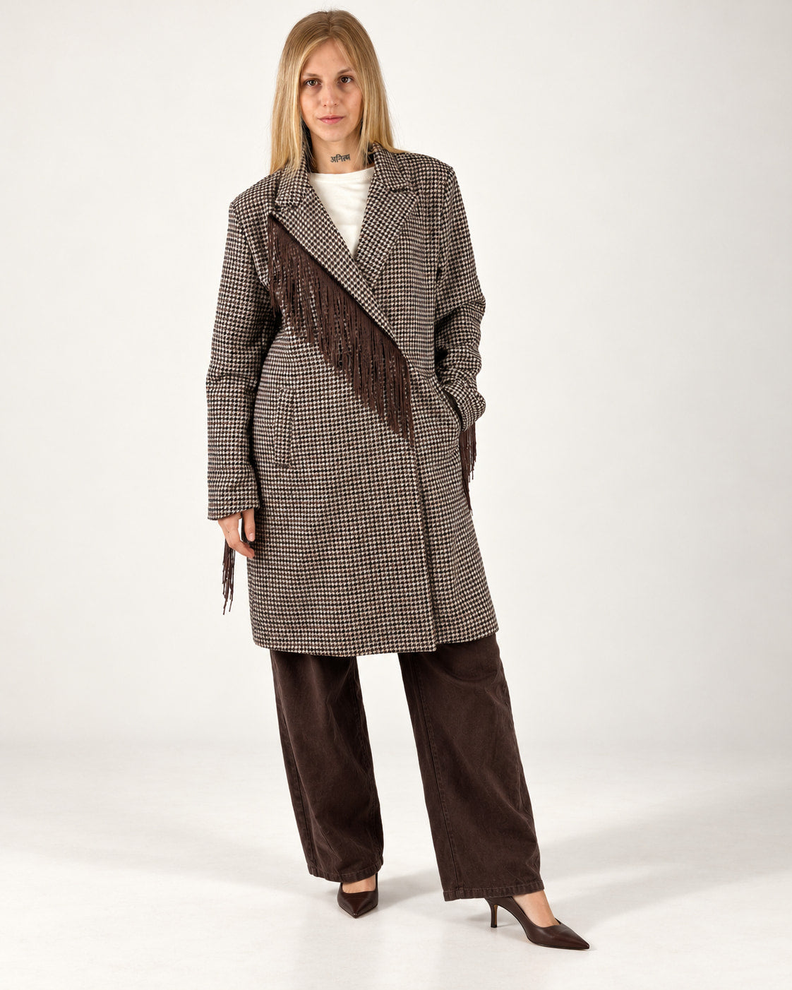 Cappotto donna con frange vista frontale