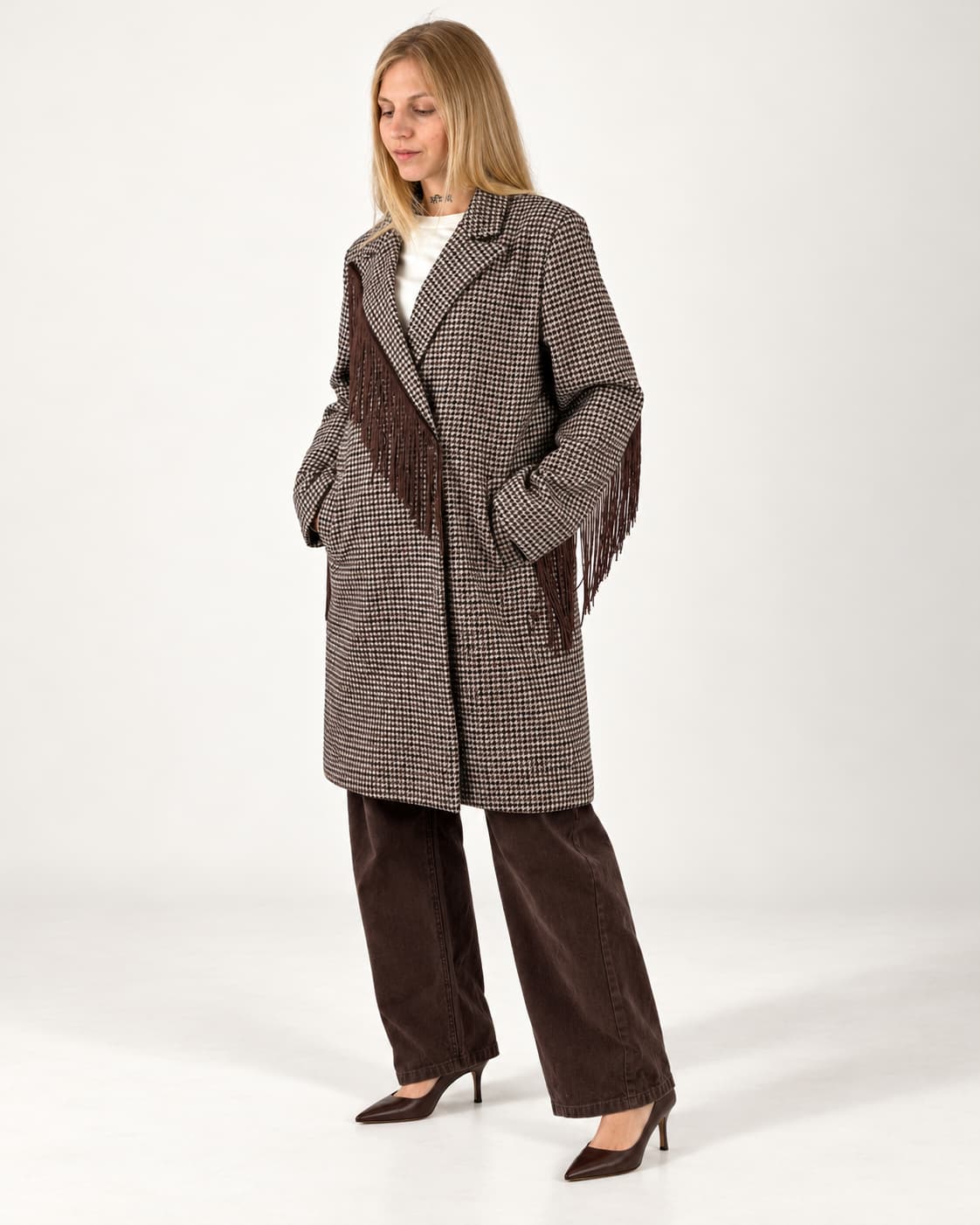 Cappotto donna con frange vista laterale 