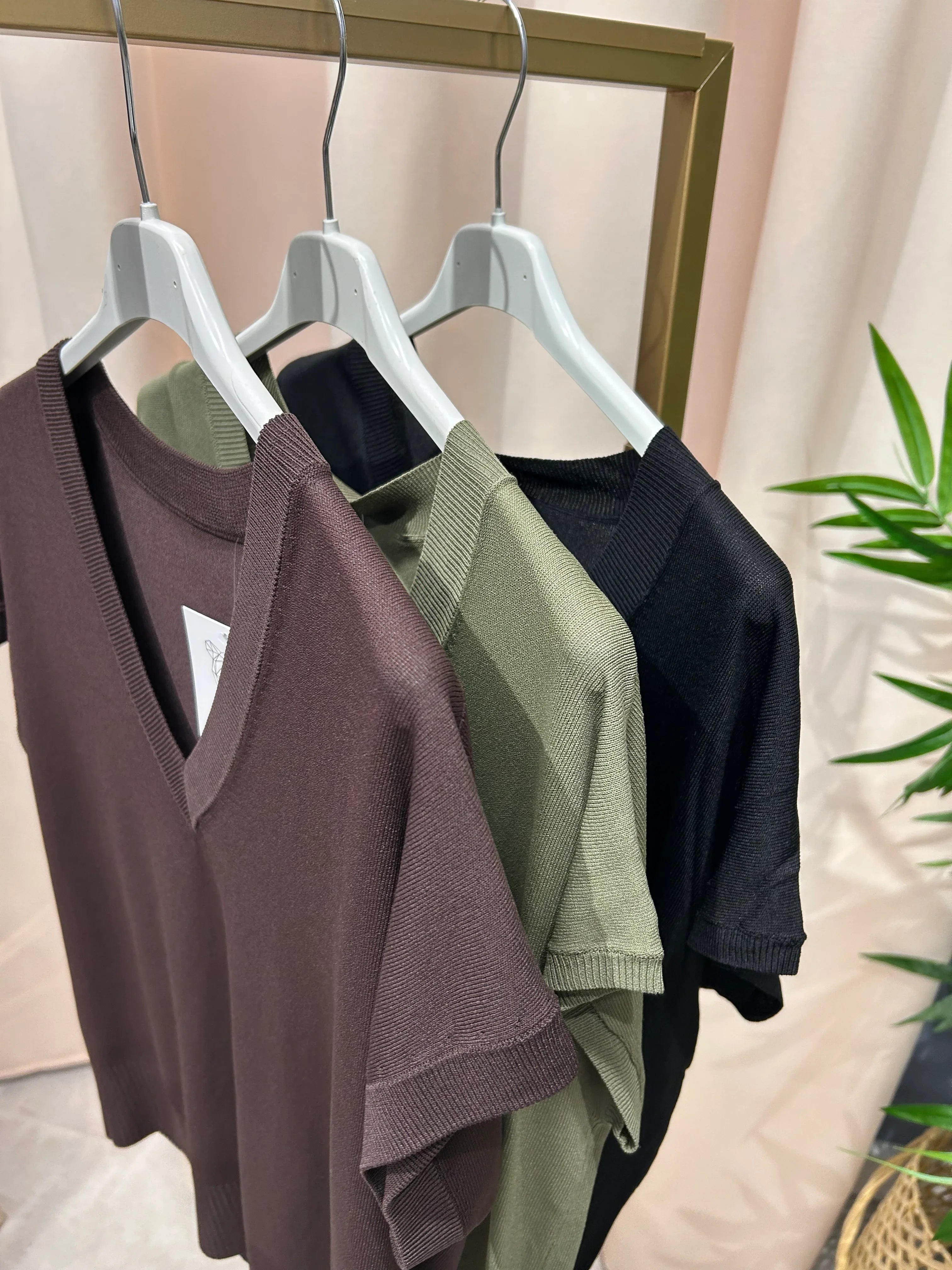 t shirt donna scollo v colori