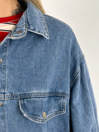 Giubbino denim donna over dettaglio