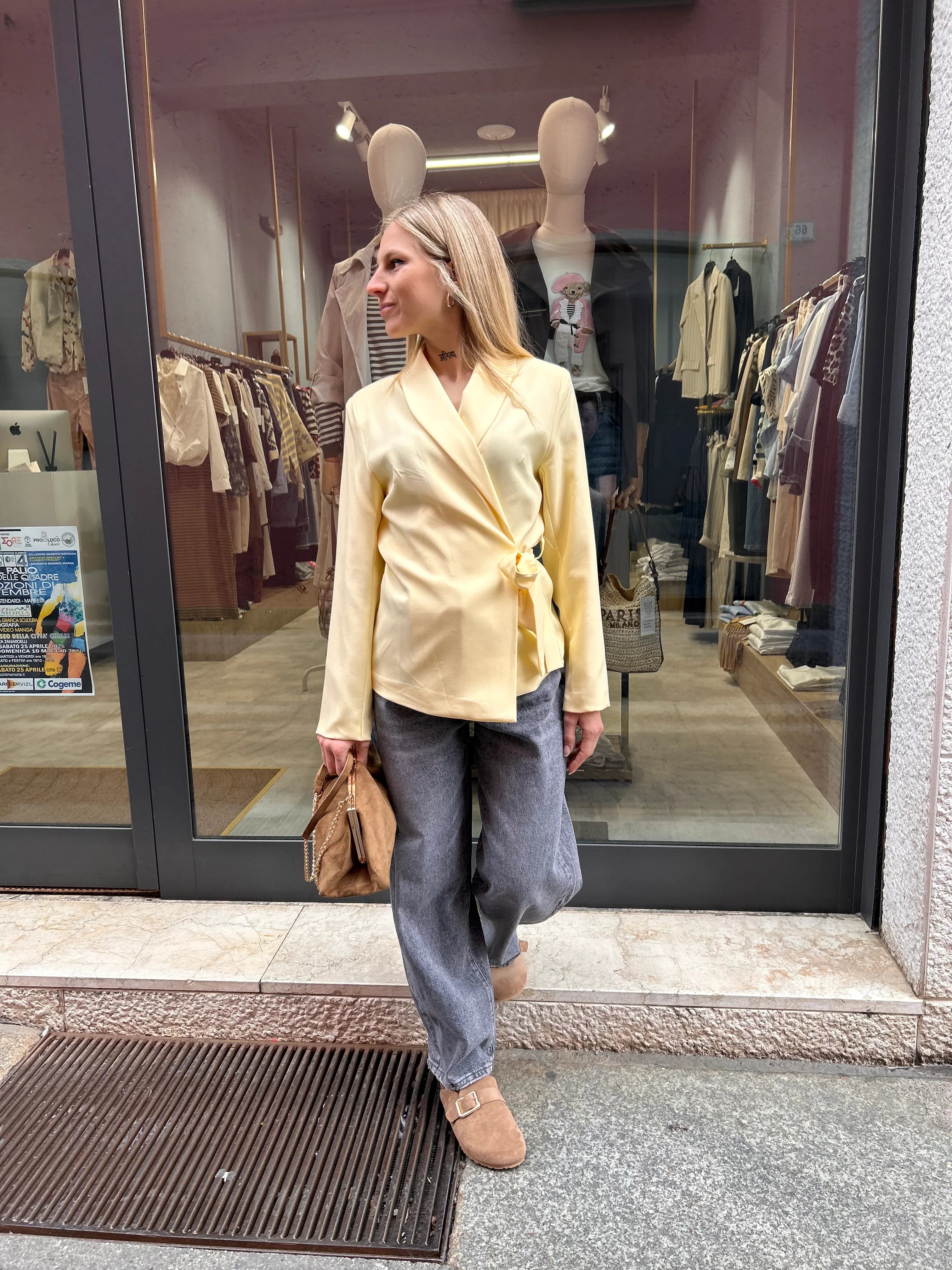 Giacca incrociata donna con fiocco look