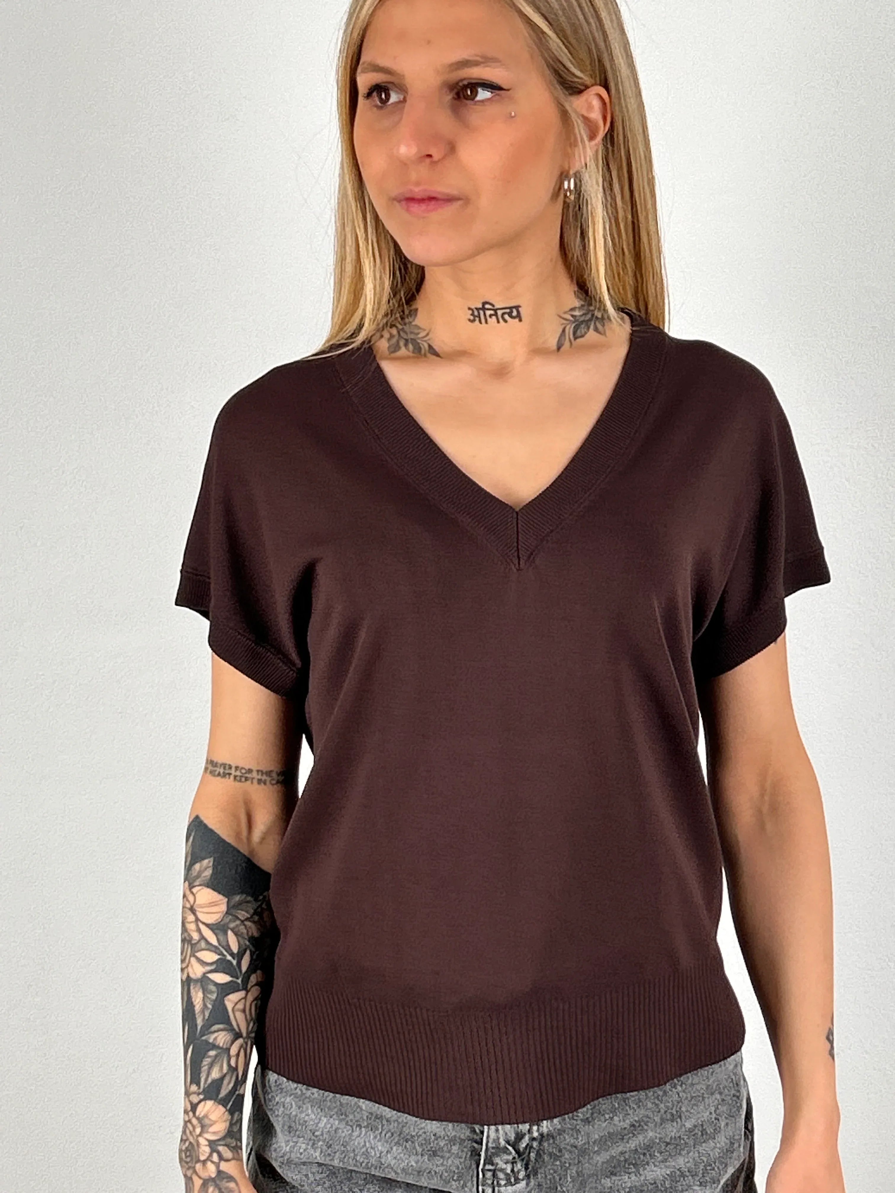 t shirt donna scollo v vista frontale