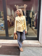 Jeans ballon grigio donna look in strada