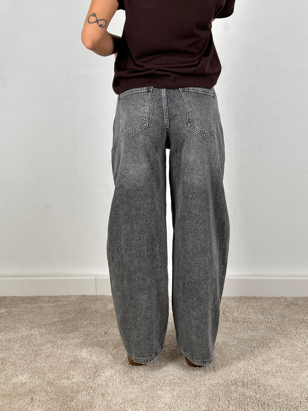 Jeans ballon grigio donna vista retro