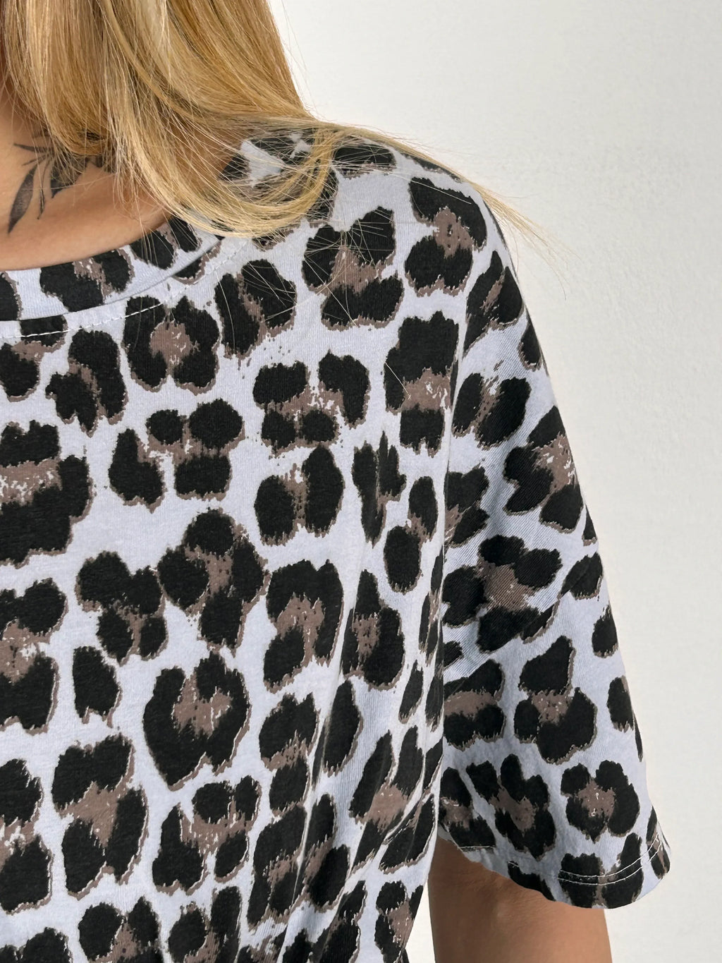 T-shirt animal donna vista  dettaglio