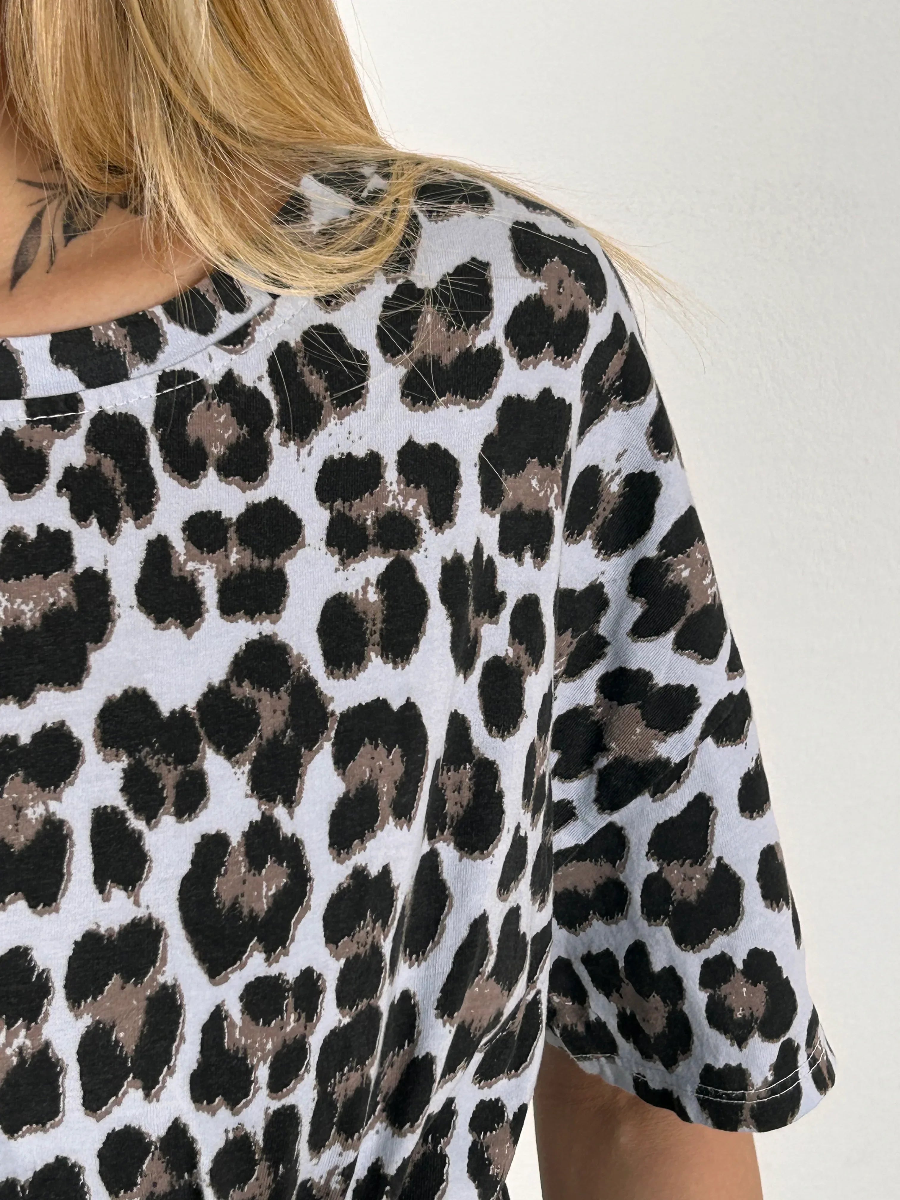 T-shirt animal donna vista  dettaglio