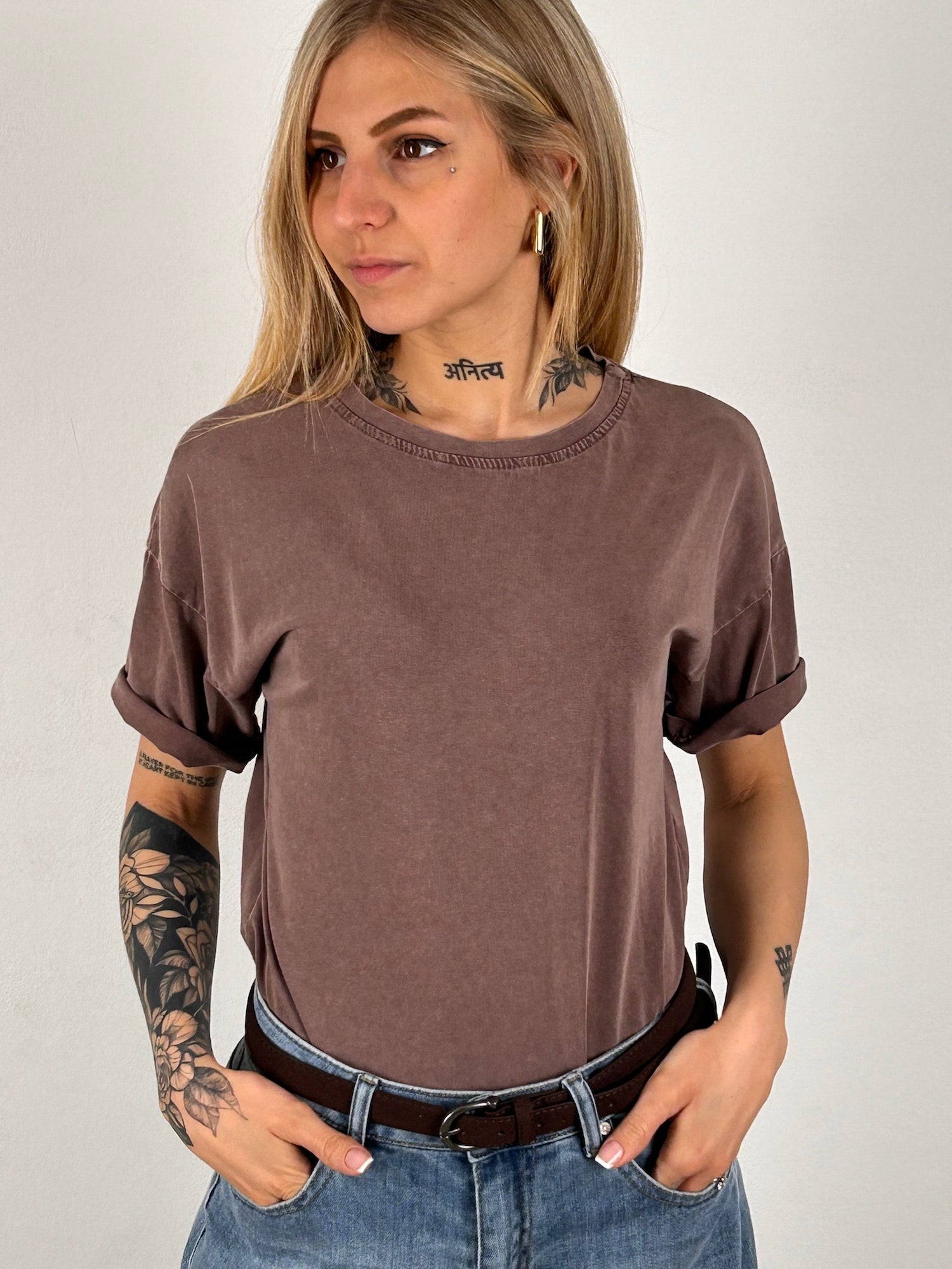 T-shirt cotone leggera cioccolato vista frontale