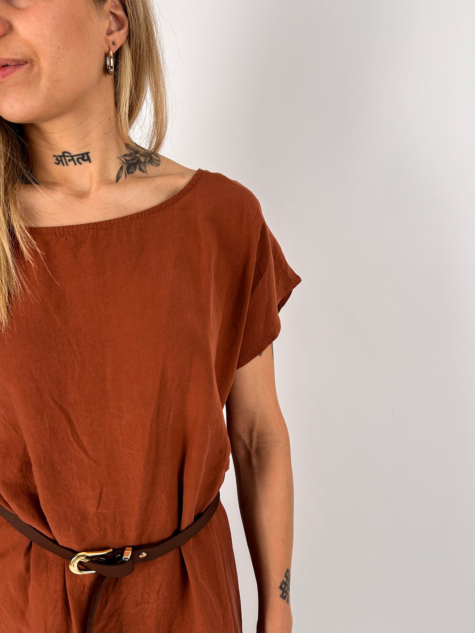 Abito corto elegante donna terracotta - vista dettaglio