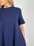 Abito daily chic – vestito elegante casual donna, stile minimal quotidiano vista dettaglio

