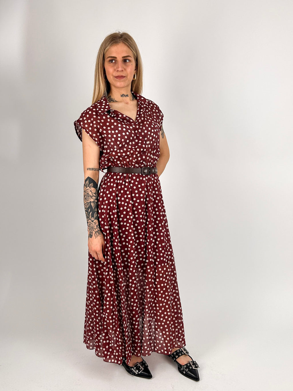 Abito Pois lungo bordo da donna con cintura coordinata e fantasia pois - vista frontale