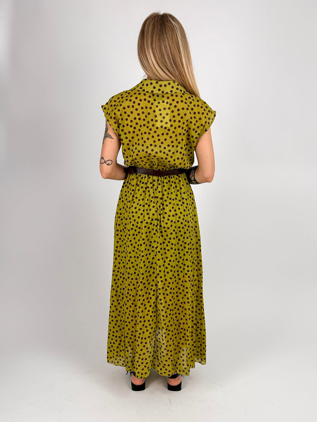 Abito Pois lungo verde da donna con cintura coordinata e fantasia pois - vista retro