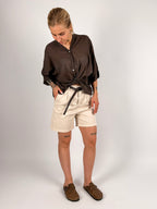 bermuda cotone con cintura panna - vista outfit