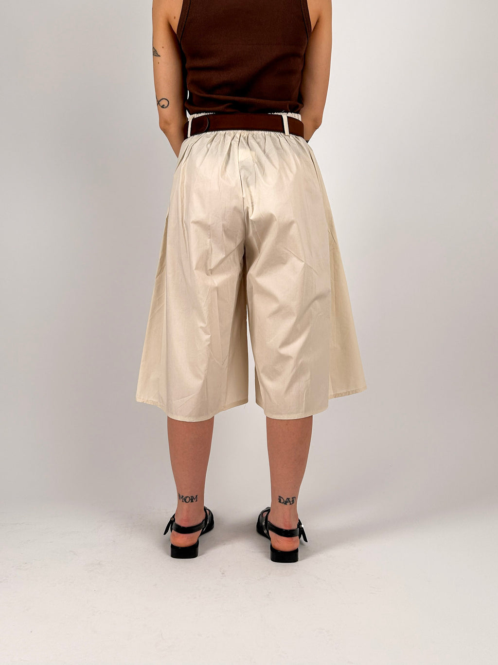 Bermuda donna ampio panna con cintura coordinata - vista retro