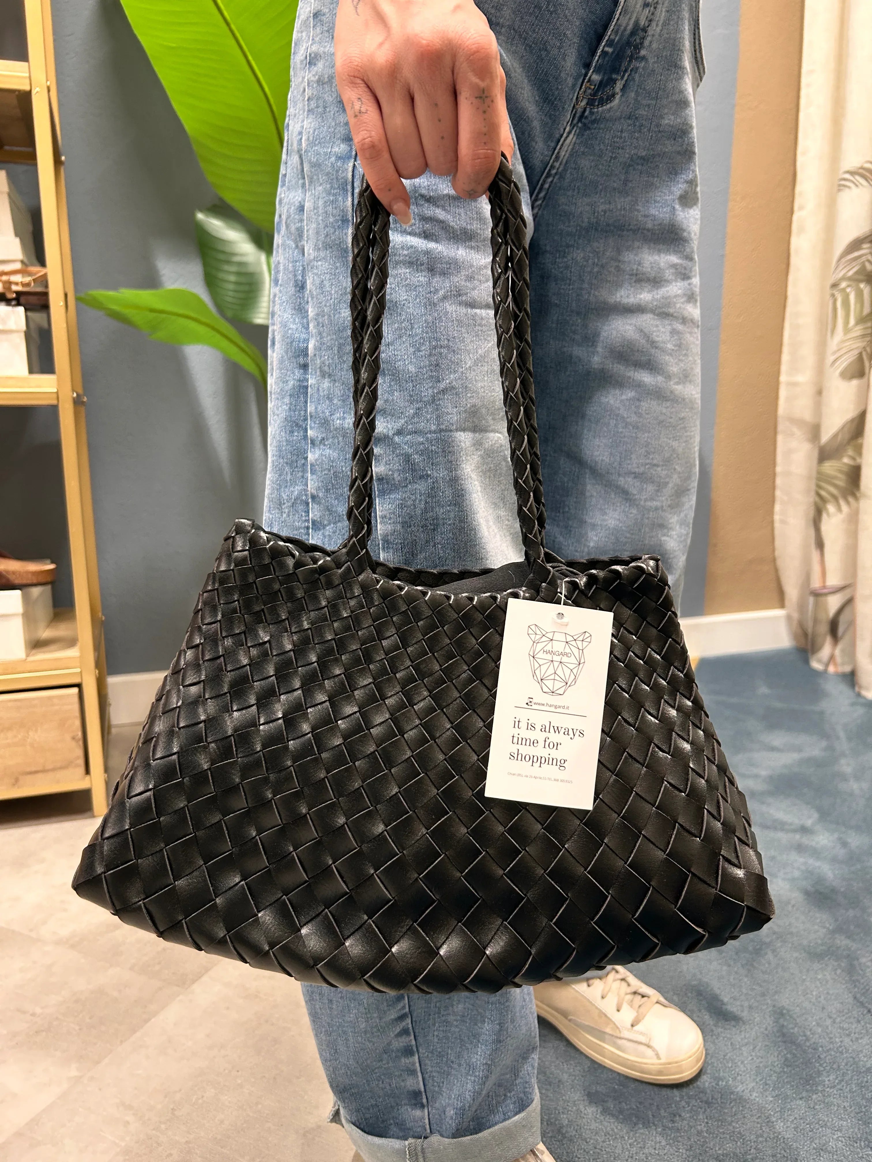borsa donna con lavorazione intrecciata, stile artigianale elegante