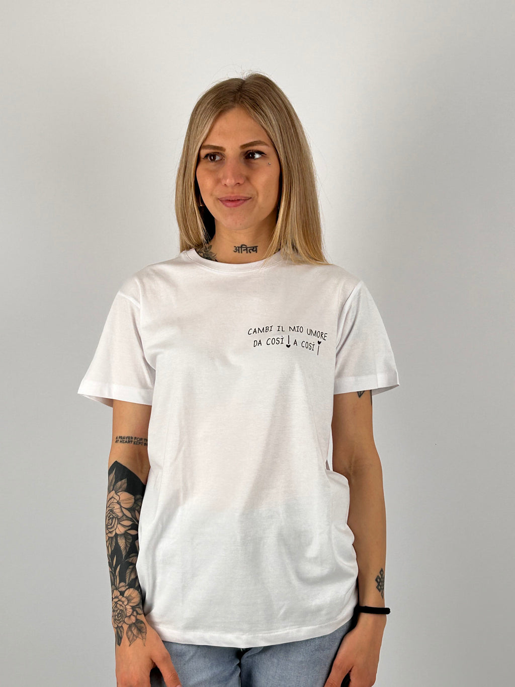 t-shirt hangard lab "cambi il mio umore da cosi a cosi" . vista frontale