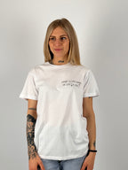 t-shirt hangard lab "cambi il mio umore da cosi a cosi" . vista frontale
