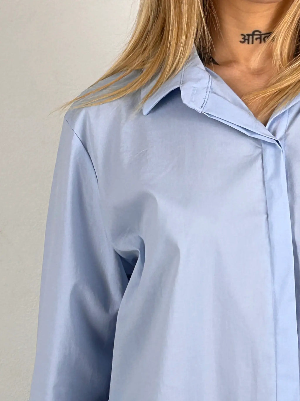 camicia essential otone donna azzurra vista dettaglio