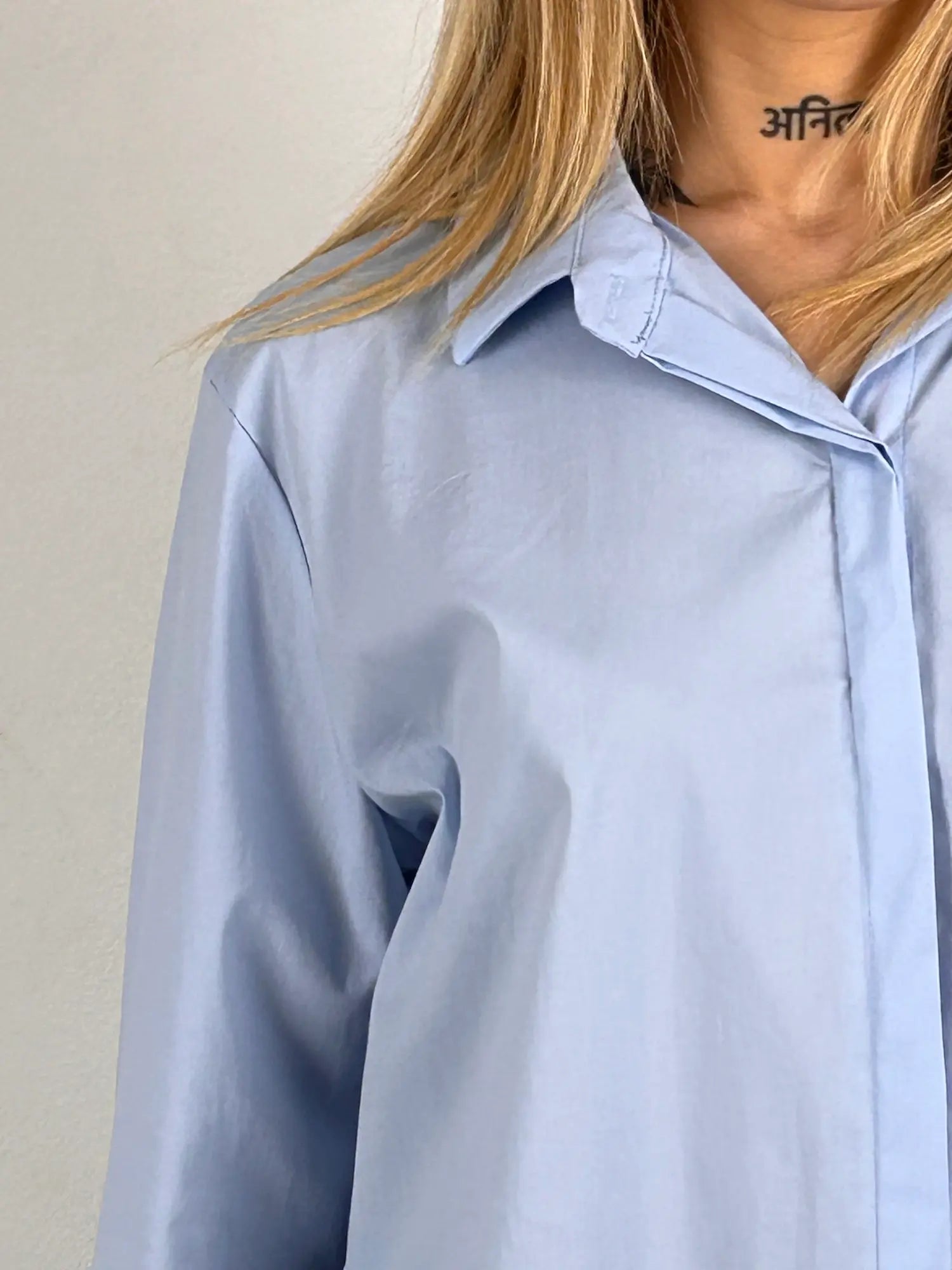 camicia essential otone donna azzurra vista dettaglio