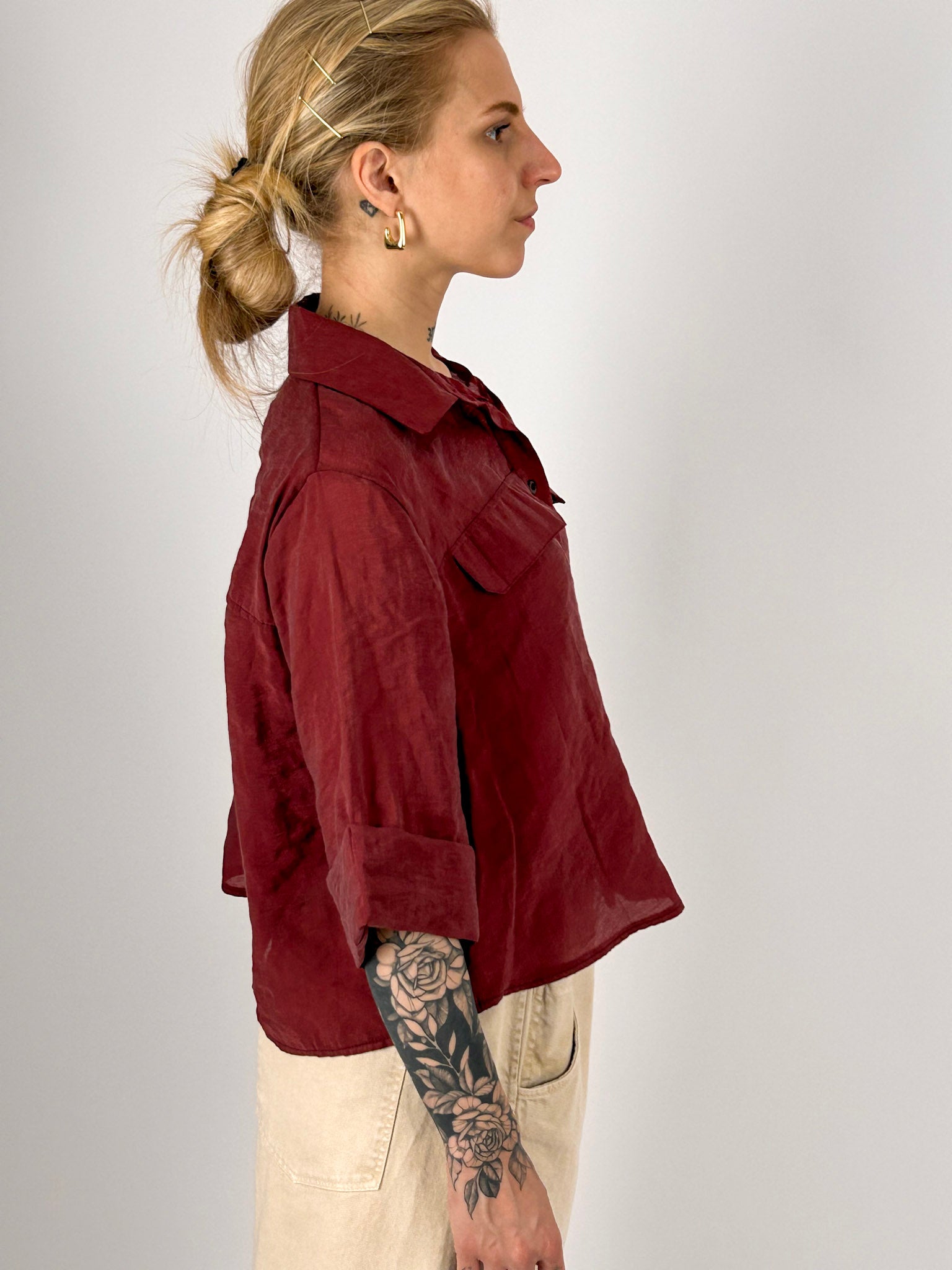 Camicia donna bordo in lyocell con taschini frontali e maniche risvoltate - vista laterale
