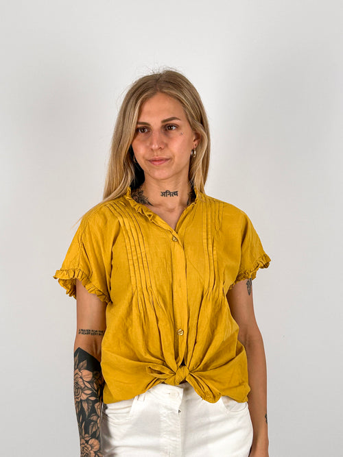 Camicia donna in cotone con plissé frontale e manica corta arricciata - vista frontale