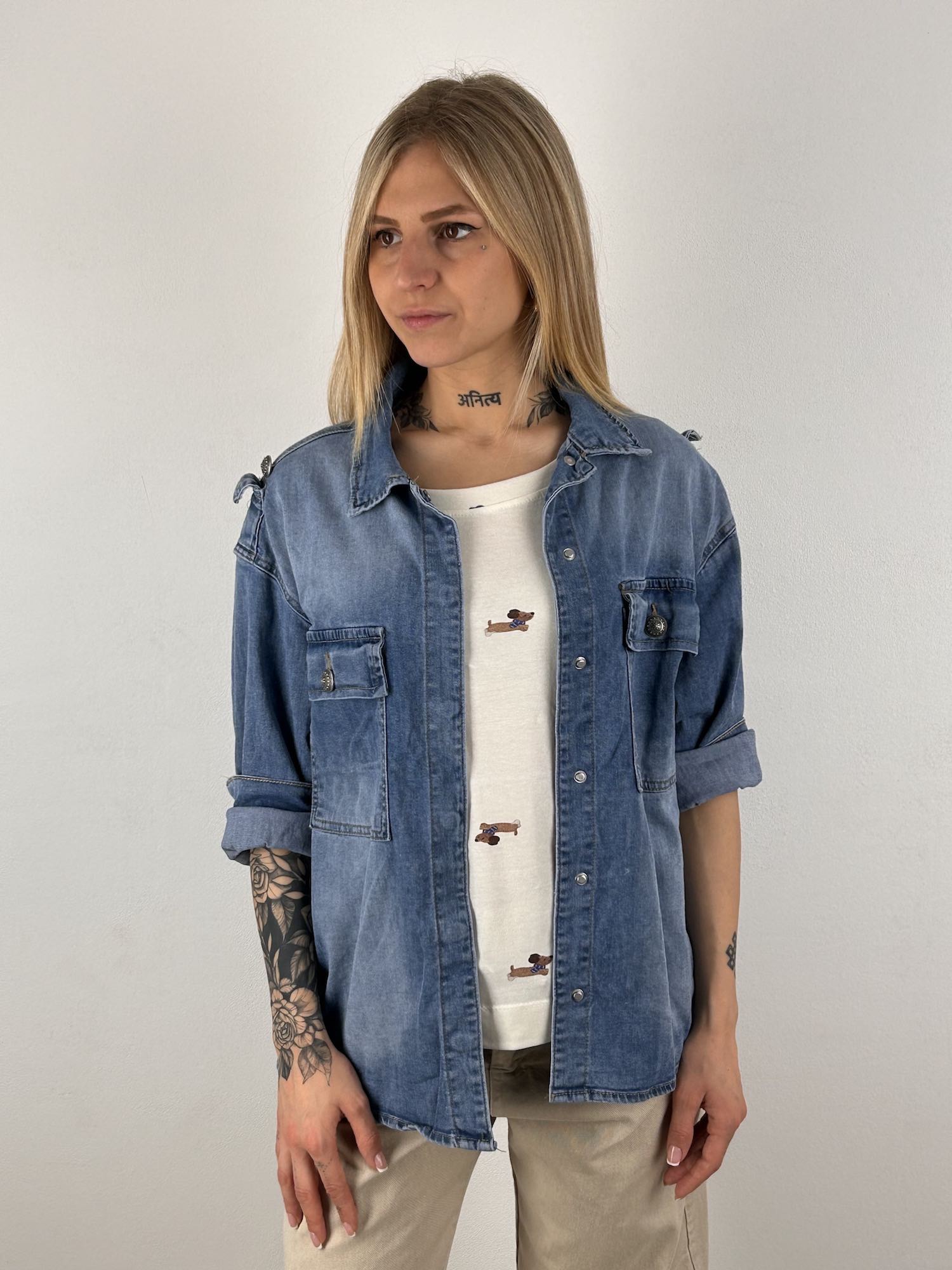 giacca camicia denim vista frontale aperta