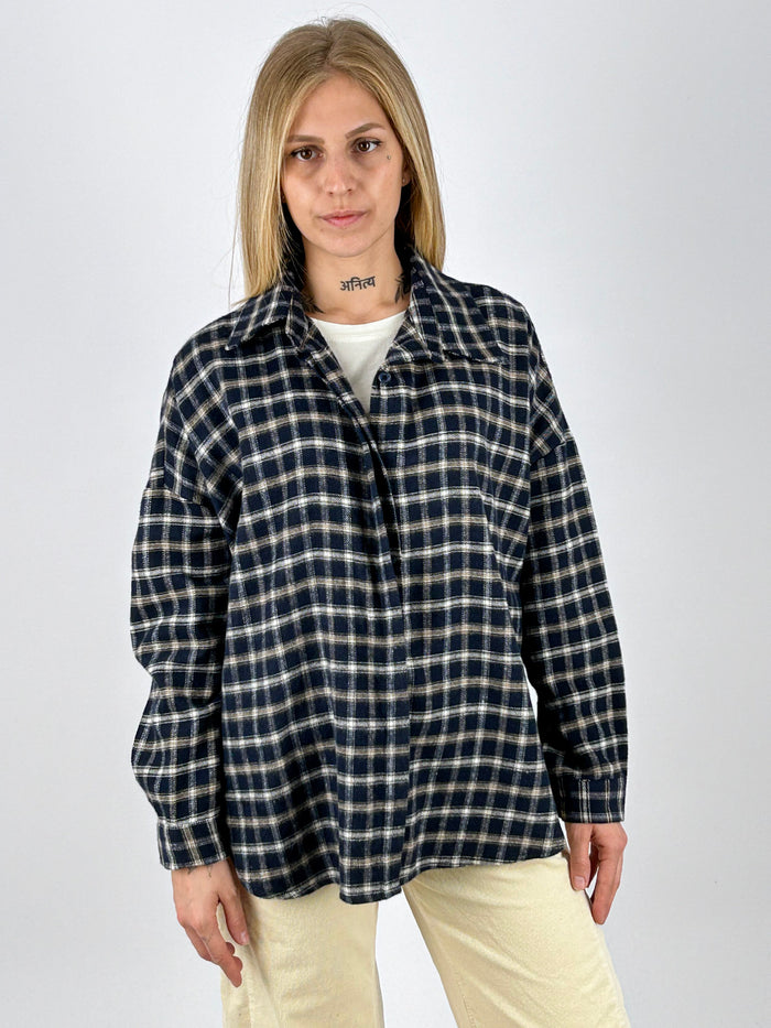 Camicia Oversize blu a quadri vista frontale
