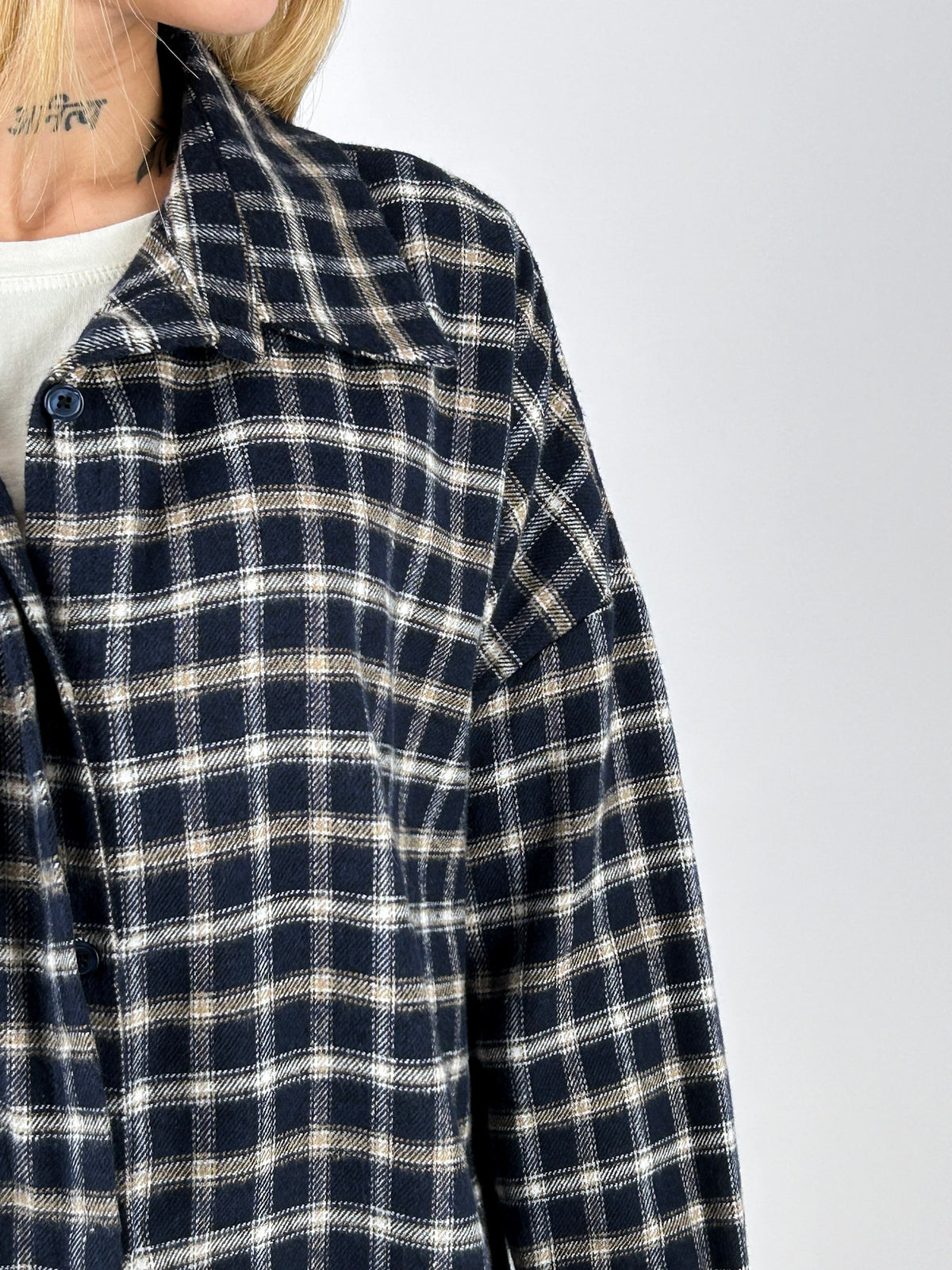 Camicia Oversize blu a quadri dettaglio tessuto e colletto