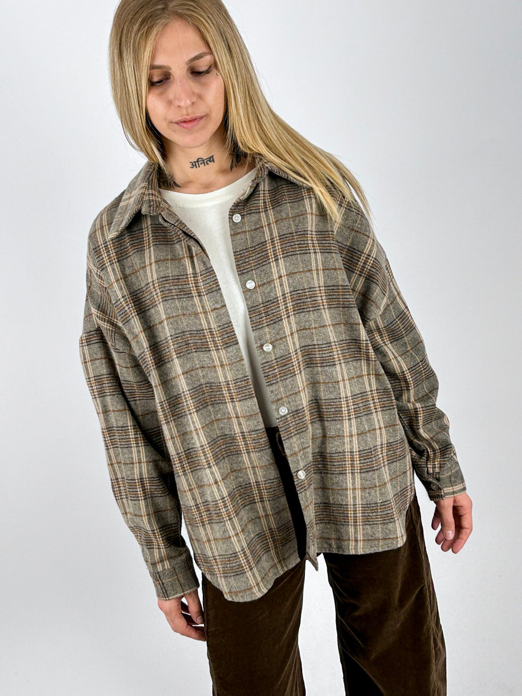 Camicia Over tortora a quadri, vista posteriore